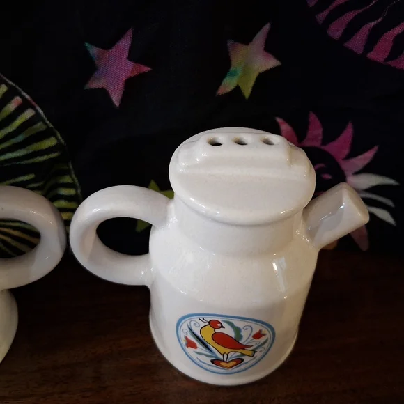 Vintage Milk Pail Salt And Pepper Shakers Pitcher Dutch Sign Pheasant Heart - Picture 7 of 16